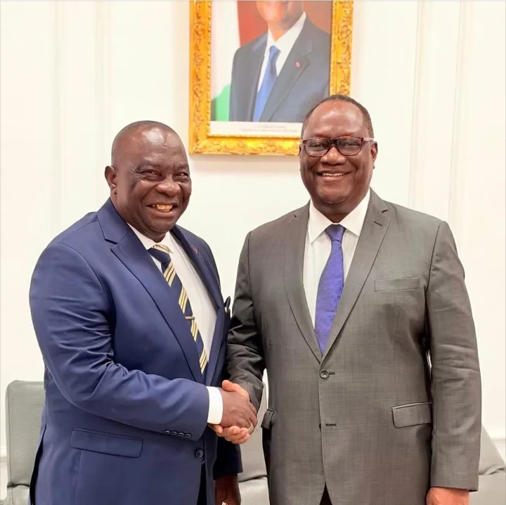 Le Vice-Premier ministre, ministre de la Défense, a reçu ce vendredi 23 octobre le ministre d'État Kobenan Kouassi Adjoumani.